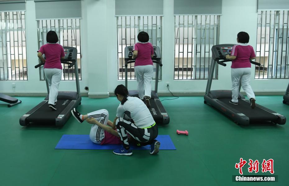 Chongqing rehab center give job training to drug addicts 