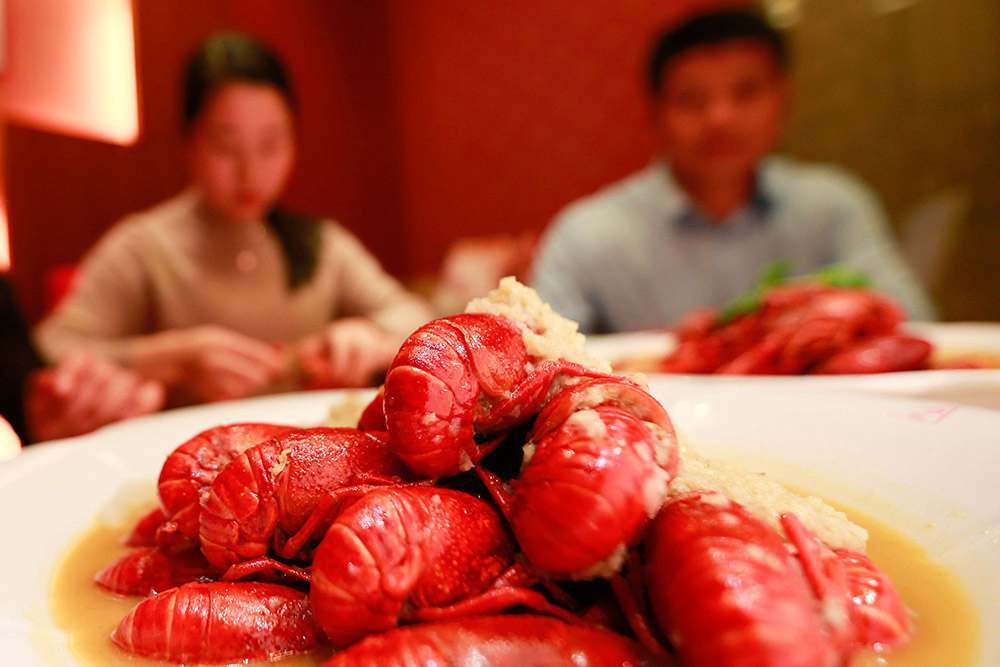 Crayfish season begins in eastern China