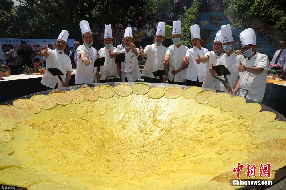 3-meter fried egg prepared in Guangdong