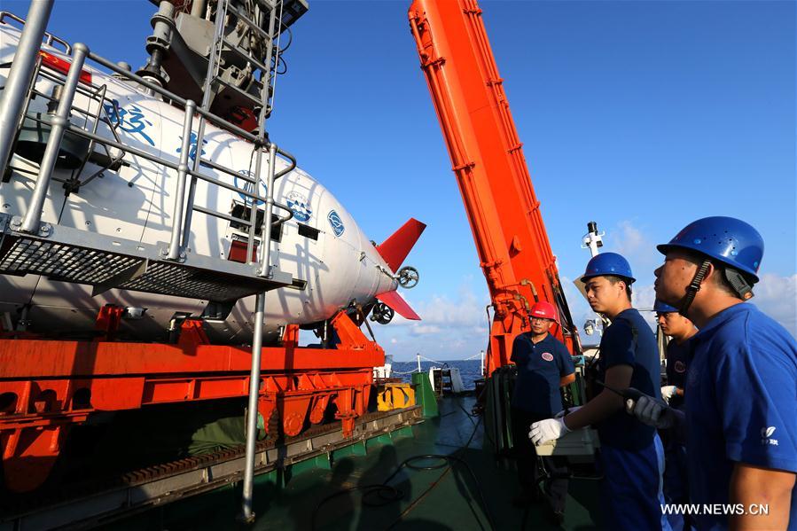 Chinese scientists embark on deep-sea mission in South China Sea