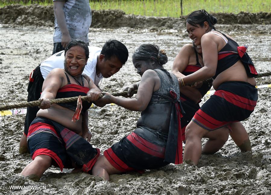 Wa people, tourists celebrate 'Monihei' Carnival in SW China's Yunnan