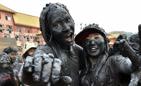 Wa people, tourists celebrate 'Monihei' Carnival