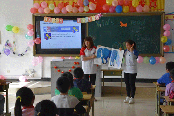 Fun, games and learning at the Kids Read China's Easter-themed event