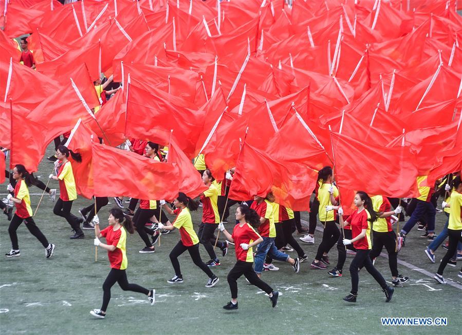 College students in China's Zhejiang celebrate Youth Day