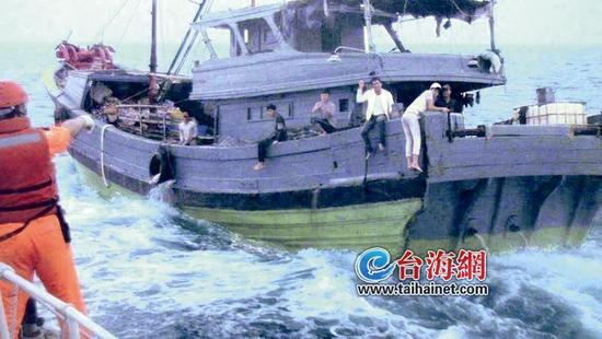 Chinese mainland urges investigating shooting of fishermen