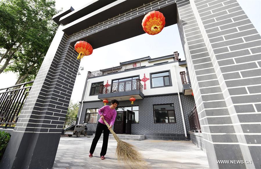 Lives in Balizhuang Village of Zaoqiang County, north China