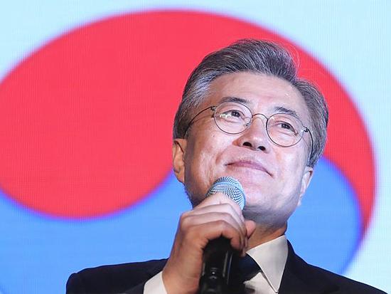 New South Korean president vows to tackle North Korean nuclear issue, THAAD tensions