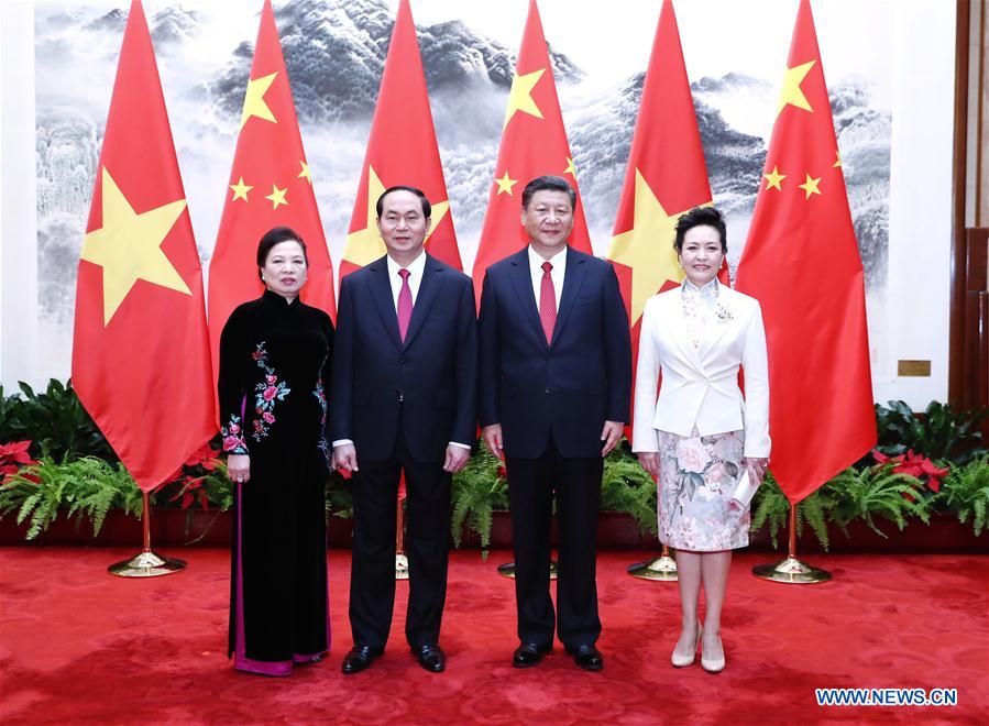 Chinese, Vietnamese presidents hold talks on ties