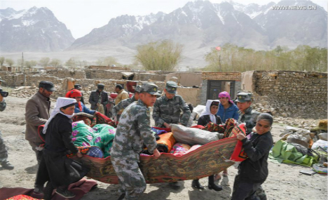 Rescuers work at quake-hit county in Xinjiang
