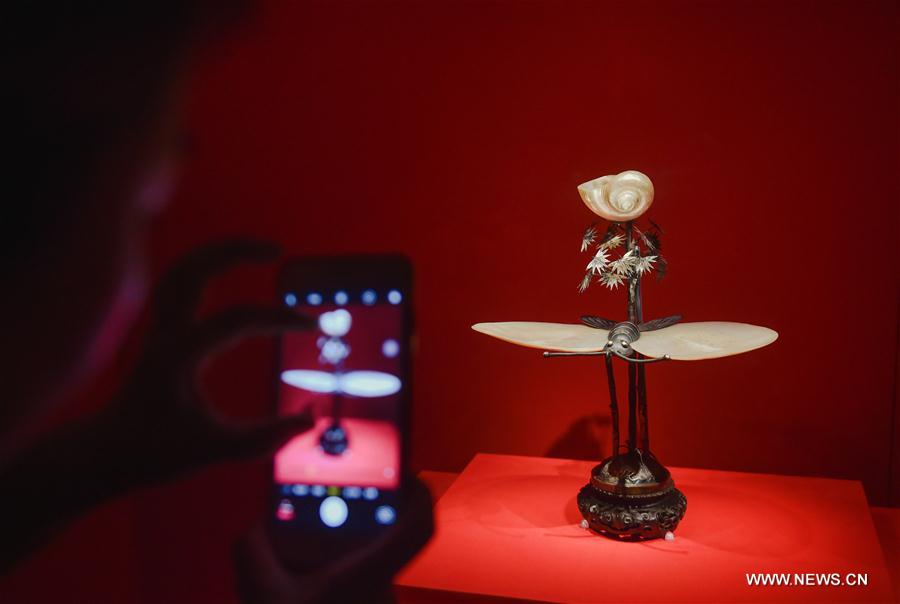 Beijing-based Palace Museum exhibits foreign antiques in SE China