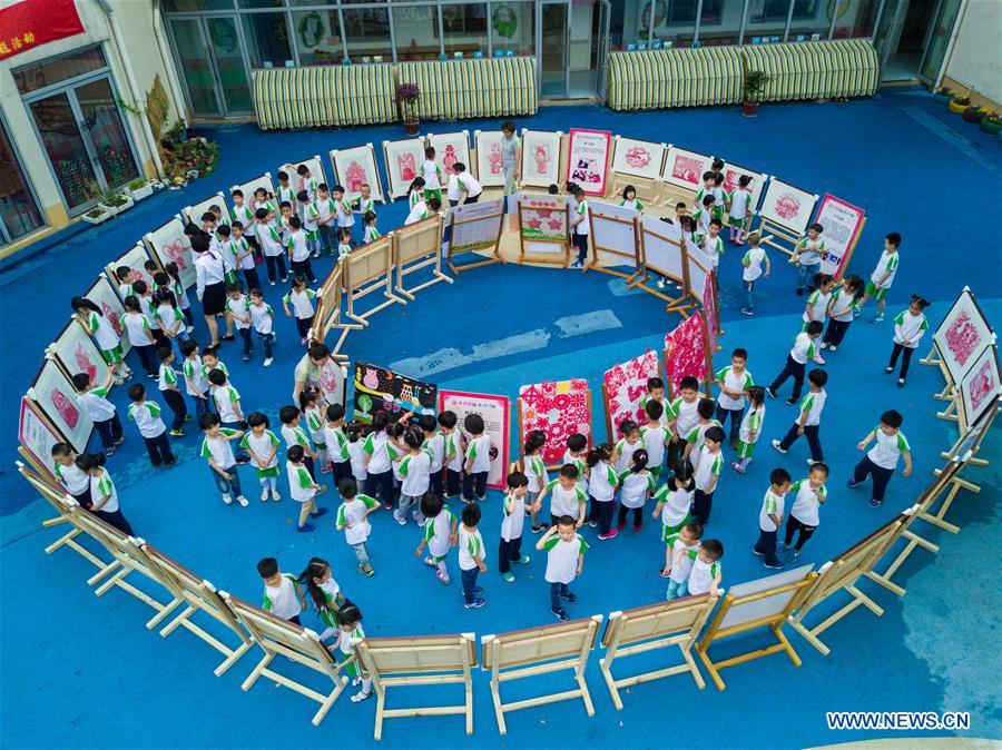 Children attend intangible cultural heritage activity in E China