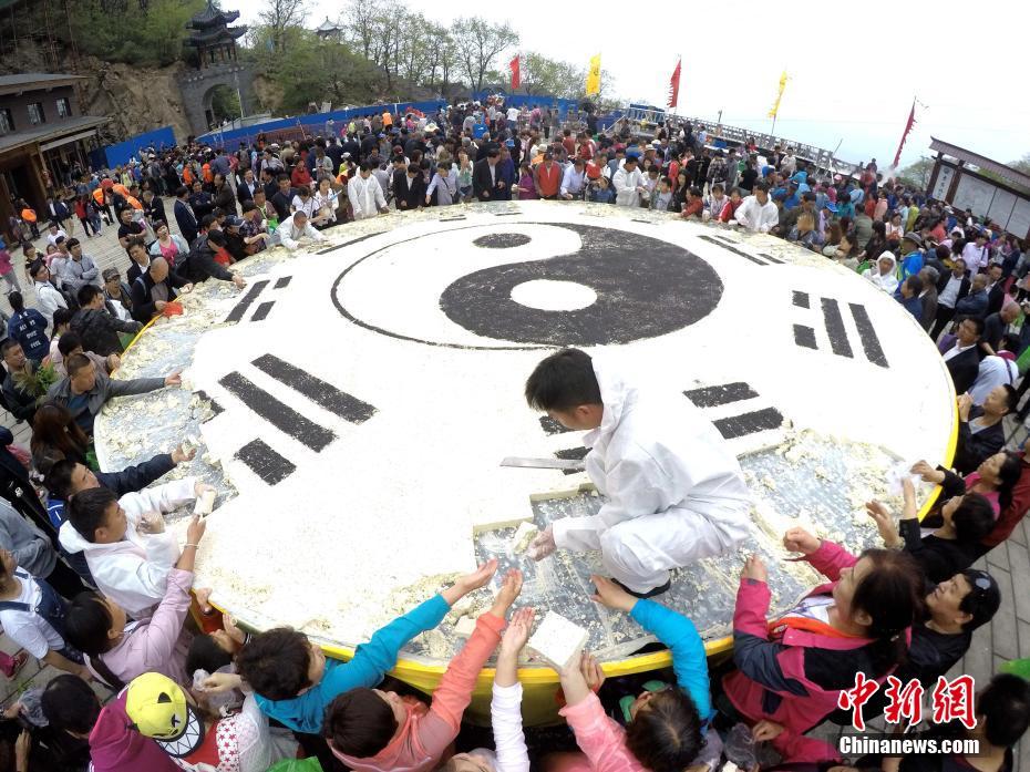Giant yin-yang tofu devoured in Henan