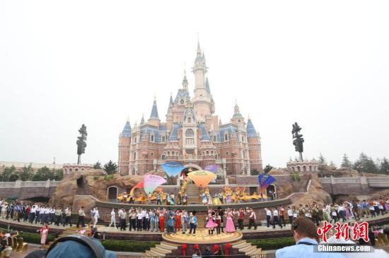 Shanghai Disneyland welcomes its 10 millionth guest