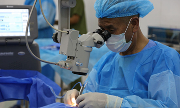Chinese medical team provides free cataract surgery to Myanmar patients