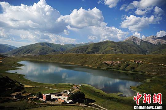 Qinghai-Tibet Plateau faces hotter, more humid temperatures