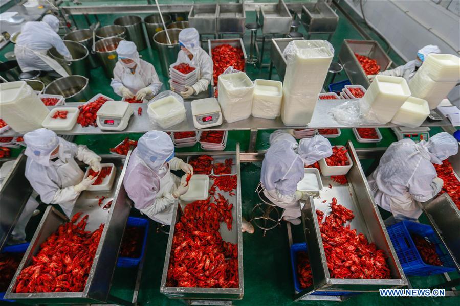 Annual output value of crayfish surpasses 1.47 billion USD in China