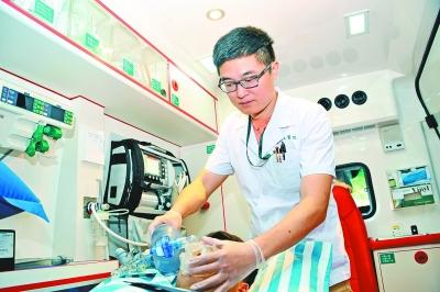 Wuhan doctor donates 26,000 milliliters of blood over 23 years