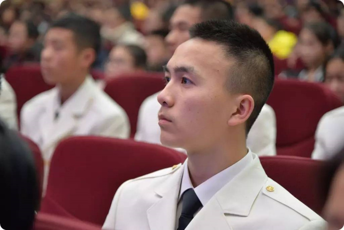 Chinese navy's first self-trained young pilots to conduct solo flights 