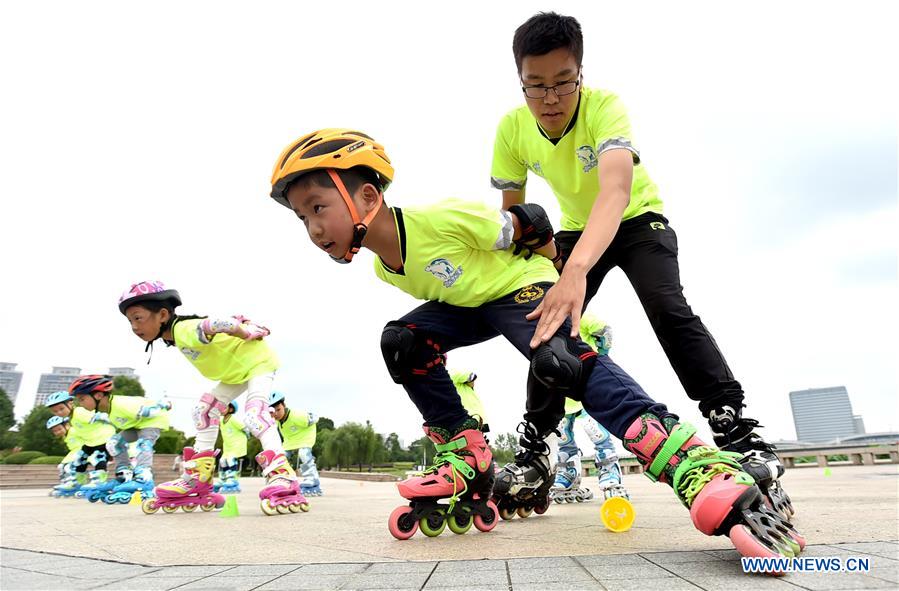 Children's roller skating event held in E China to greet Int'l Olympic Day
