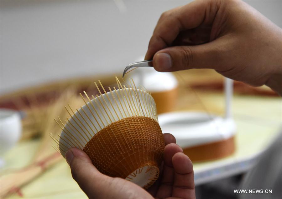 In pics: workshop of unburned earthenwares in China's Jingdezhen