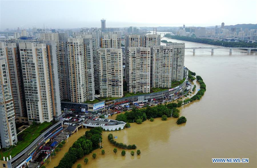 Water level of Liujiang River exceeds warning level in S China's Liuzhou