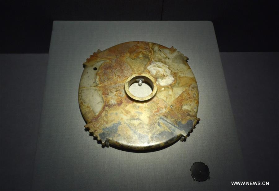 Relics discovered from ruins displayed in E China's Shandong