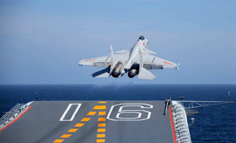 Aircraft carrier formation conducts training