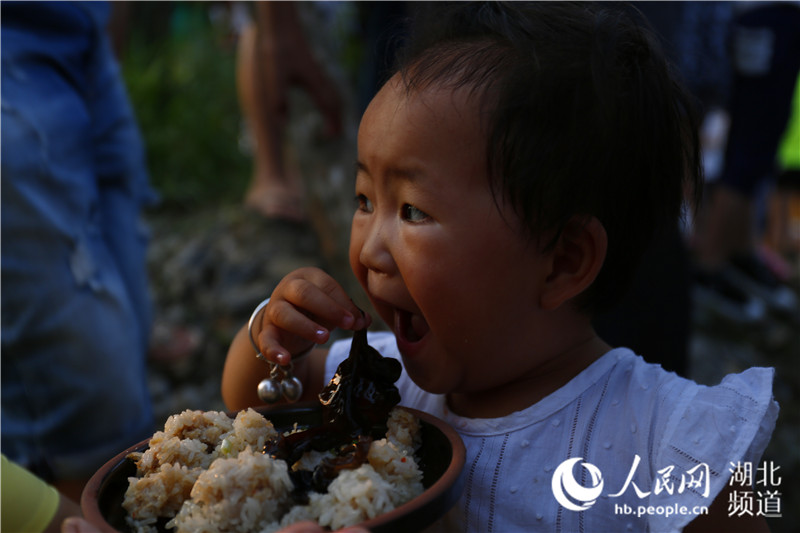 World's largest steamer unveiled in Hubei