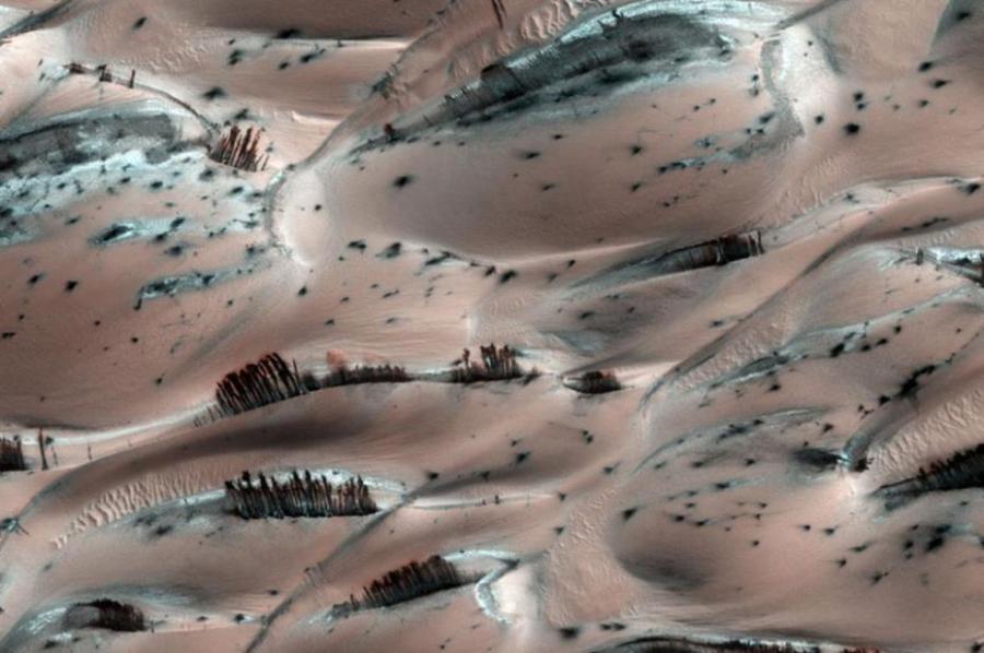Amazing pictures from 20 years of robots on Mars