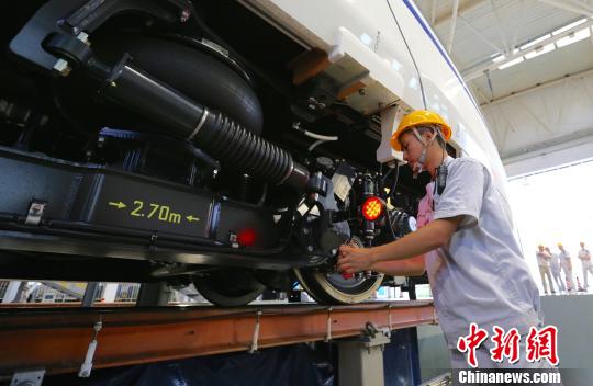 China’s newest bullet train Hexie makes first public debut