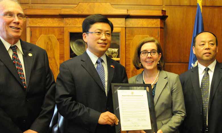 Oregon governor calls relationship with China "critically important" for local economy