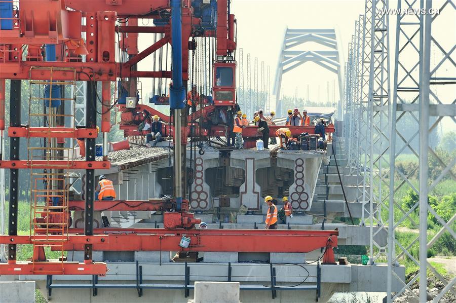 Railway bridge under construction in N China's Tangshan