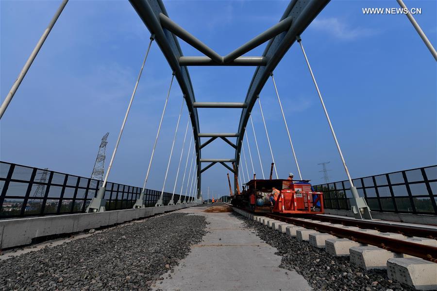 Railway bridge under construction in N China's Tangshan