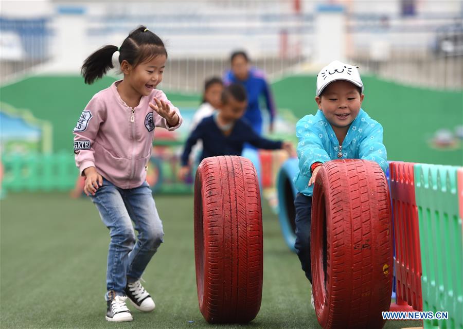 Students receive bilingual education in N China's Inner Mongolia