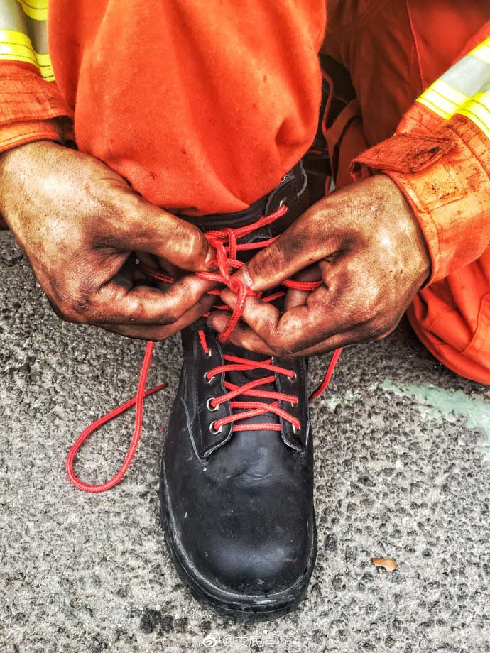 Fire fighters’ burn scars win respect