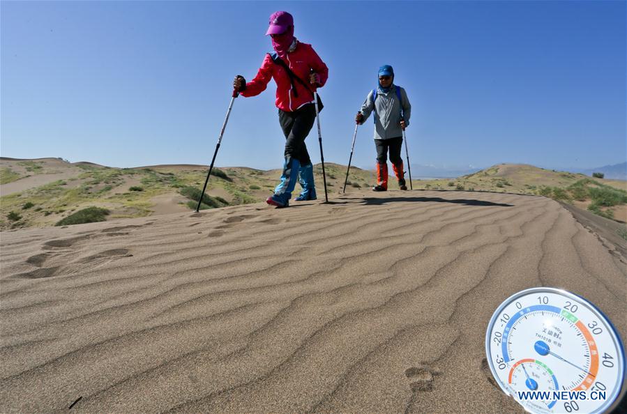 10 kilometer desert hiking challenge competition held in Zhangye, NW China