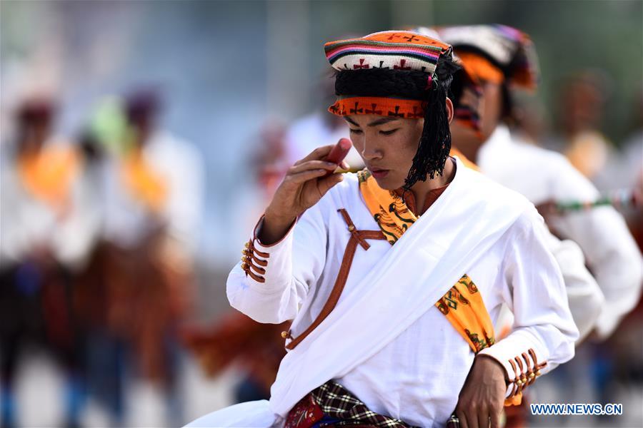 Traditional worship fair held in NW China's Qinghai