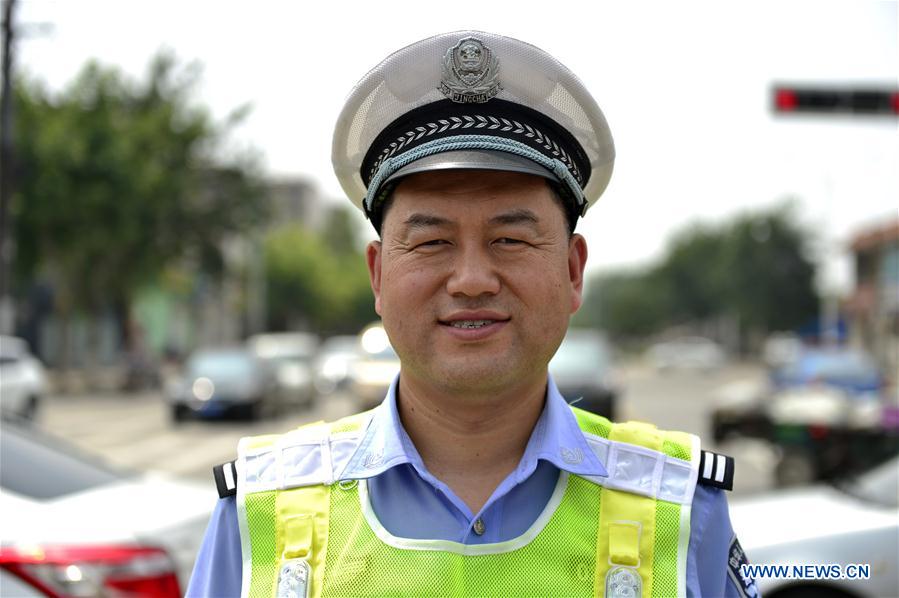 Outdoor work continues despite sweltering weather across many parts of China