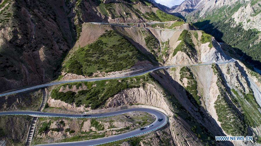 In pics: Xinjiang's most beautiful highway