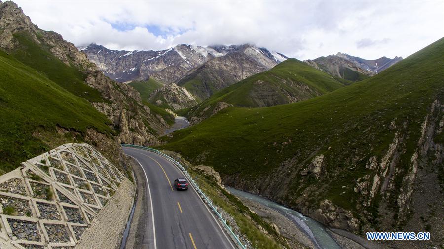 In pics: Xinjiang's most beautiful highway