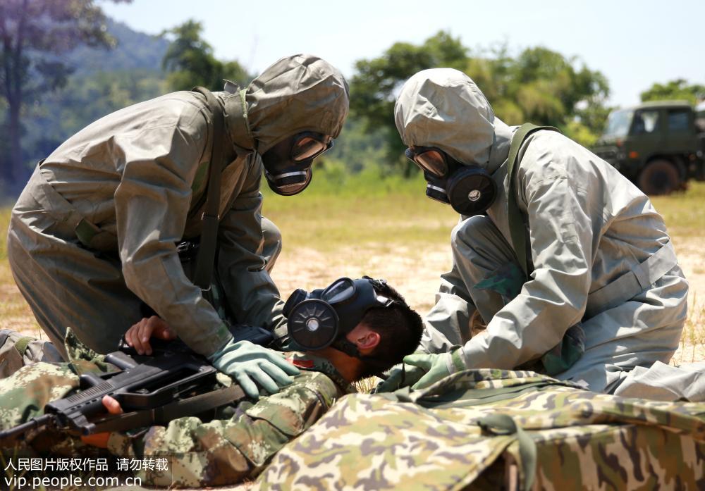 Fujian armed police train to respond to biochemical attack