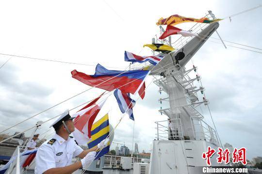 Chinese navy's hospital ship docks in Colombo, Sri Lanka