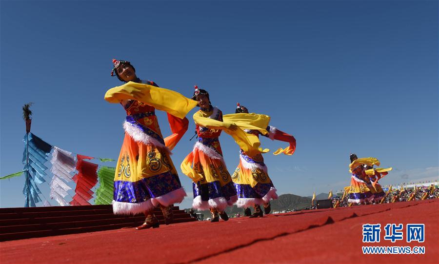 Gesar horsing riding festival kicks off in Gansu