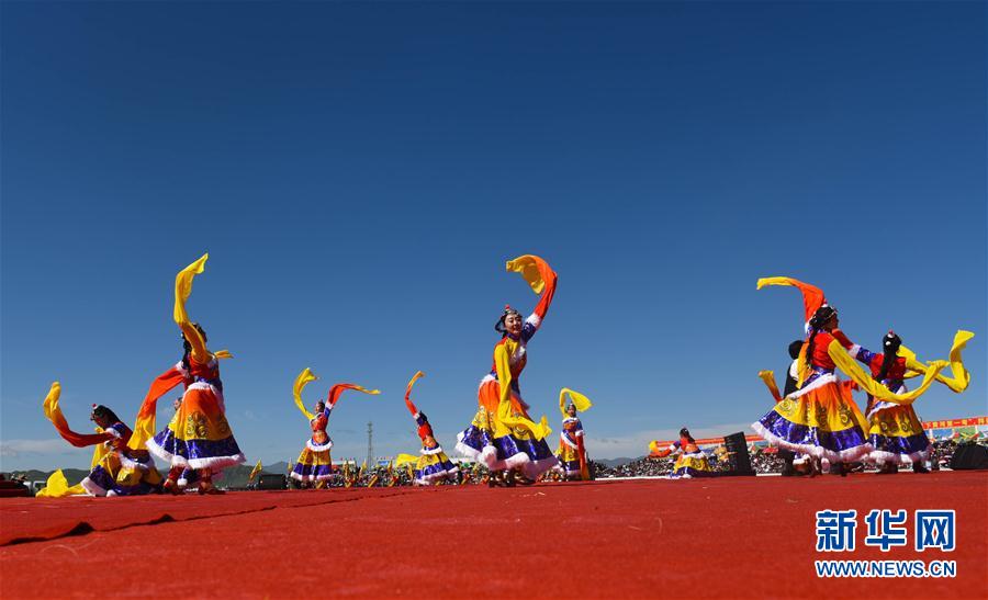 Gesar horsing riding festival kicks off in Gansu