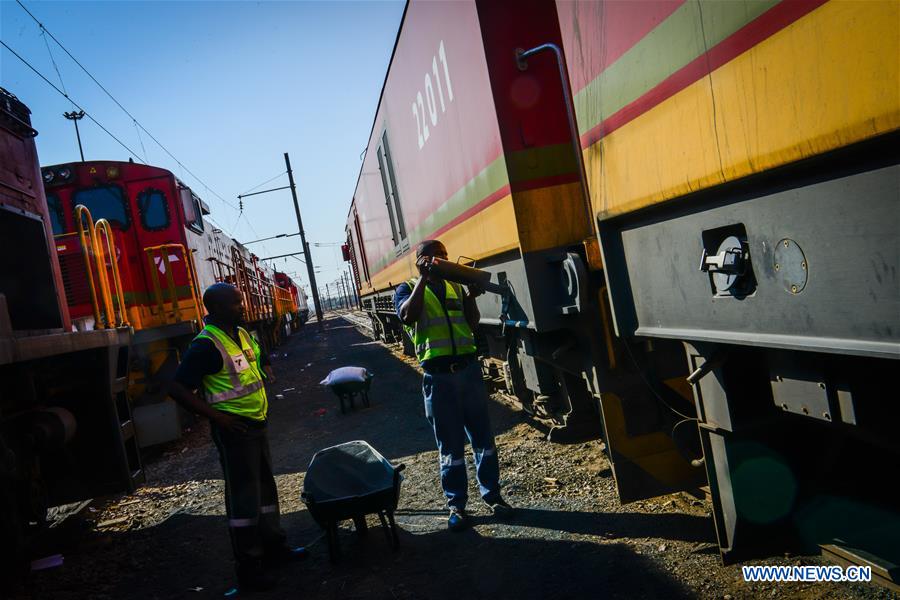 Chinese, South African railway firms exploring new cooperation