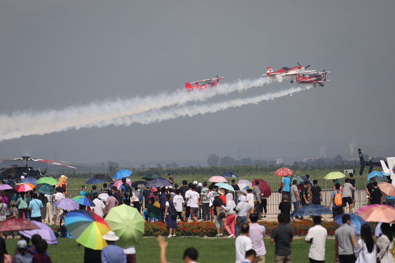 Aerobatic show kicks off in Shenyang