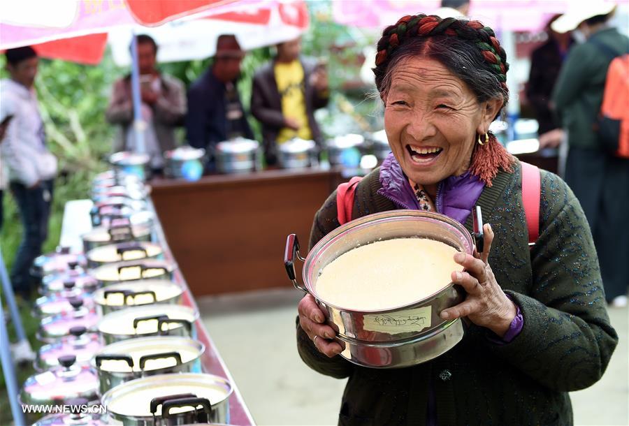Yogurt contest held at Lhasa in SW China's Tibet
