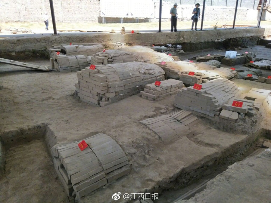 Playwright Tang Xianzu's tomb found in east China