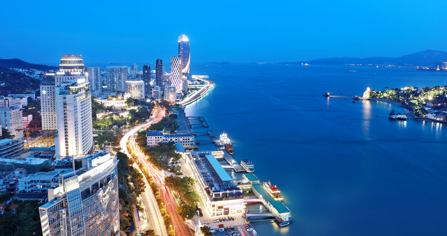 Enjoy the scenic coastline along Xiamen’s ring road