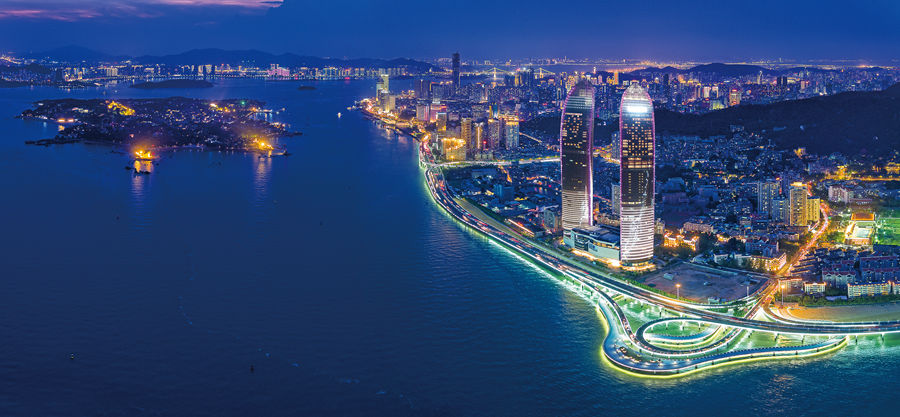 Enjoy the scenic coastline along Xiamen’s ring road